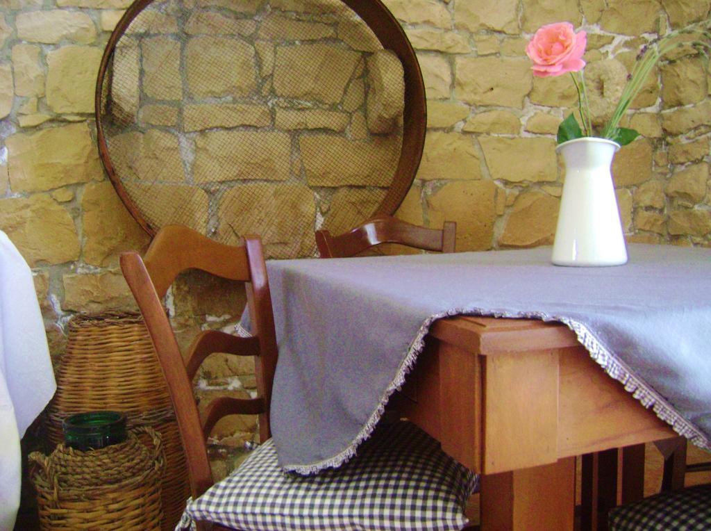 Liola ξενώνας Μόντικα Δωμάτιο φωτογραφία
